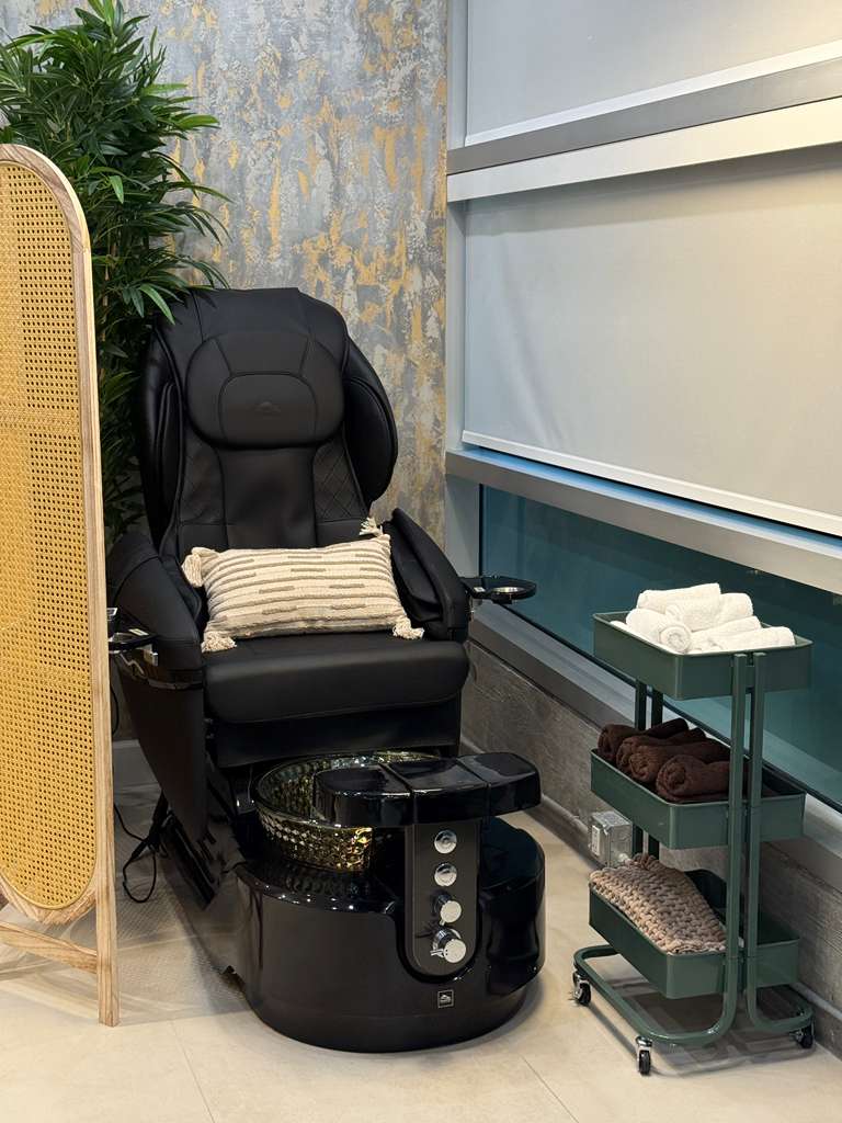 Beauty partner in-salon experience details